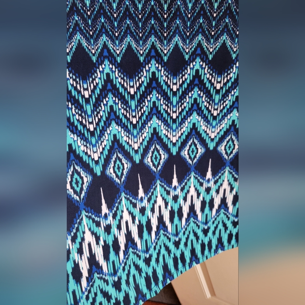 Sleeveless Blue Patterned Dress - Picture 2 of 4
